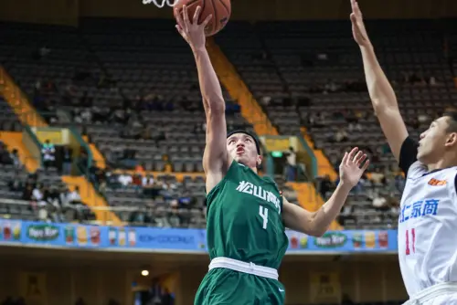 ▲周昱陳膽識十足，把自己爛仗的「搗蛋」功力展現出來，在關鍵時刻幫了球隊一把。（圖／高中體總提供）