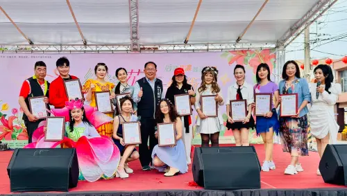 ▲「后藝花濃．舞動誠星」綠能花卉藝術節登場，民眾體驗一場融合美感與理念的春日盛會。（圖／后里區公所提供）