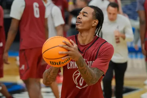 ▲現年20歲的菲隆本賽季上演了令人驚嘆的進化。大一賽季僅能貢獻10.6分的他，大二賽季在31場比賽中場均狂飆22.0 分，高居全美第12位。（圖／美聯社／達志影像）