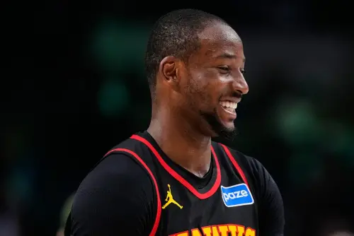 庫明加：「我在老鷹待得很開心」！老鷹對勇士賽後　他與柯瑞耳語