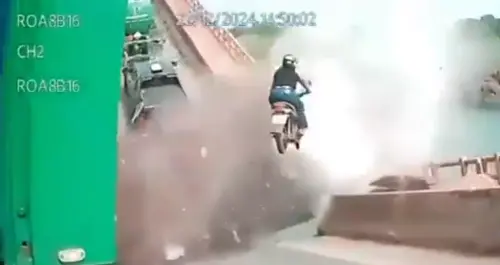 巴西大橋斷裂18死「機車騎士飛天」貨車墜河！事發畫面曝光
