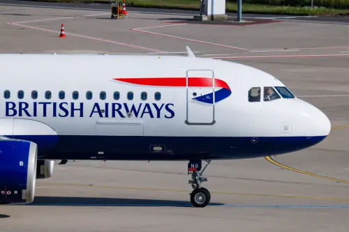 乘客猝逝遺體放廚房「加熱13小時」飄臭味　空服員、乘客崩潰