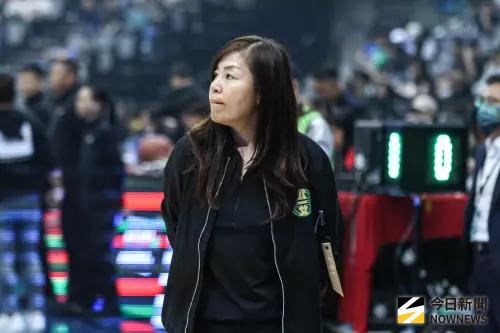 HBL／北一女3連霸夢碎！教頭駱燕萍獨自出席記者會：終於卸下壓力