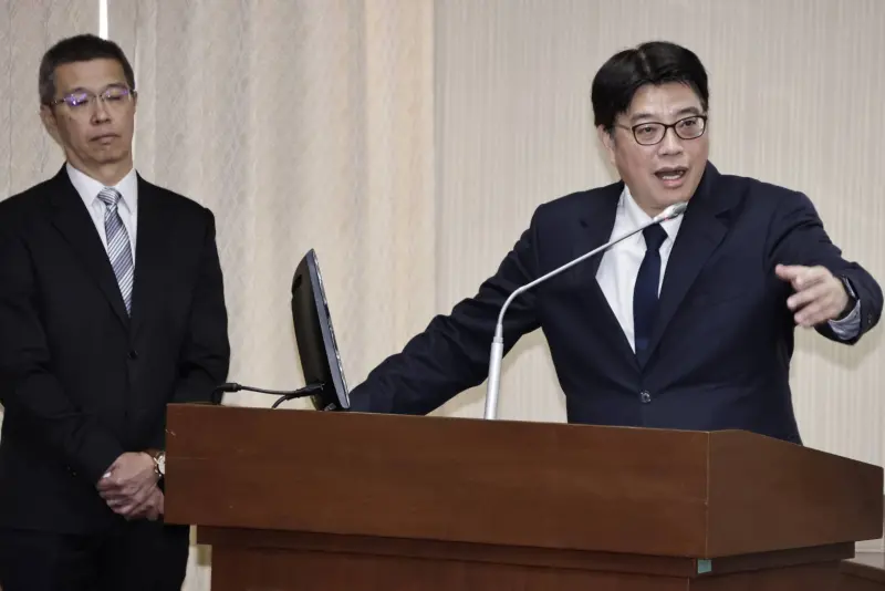    ▲邱垂正仍稱「李貞秀女士」，透過召委廖先翔當傳聲筒才回答問題。（圖／記者吳翊緁，2026.03.26）  