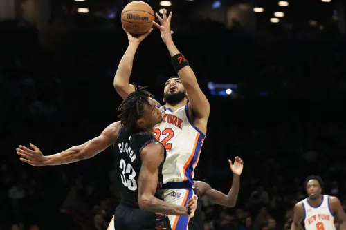 ▲尼克中鋒湯斯（Karl-Anthony Towns）以26分16籃板全面統治巫師，助球隊以145：113大勝對手、豪取本季6連勝，同時完成對巫師系列賽的12連勝。（圖／美聯社／達志影像）