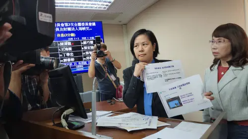 鏡頭前口無遮攔！李貞秀罵鍾小平：我都說他是狗不配當人