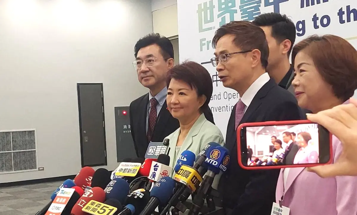 ▲盧秀燕受訪時表示，這次訪美主要是城市交流，但「有些美國朋友希望能跟我見面談一談」。（圖／記者顏幸如攝，2026.03.23）