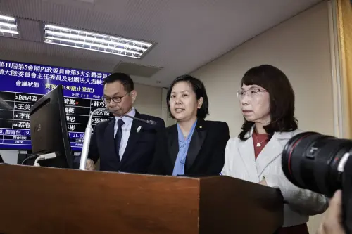 李貞秀出招！「左右護法」硬上台質詢　她傻眼：巨嬰耍特權