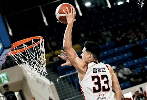 影／雷蒙恩隔扣夢想家長人李德威　霸氣灌籃預約本季最佳好球