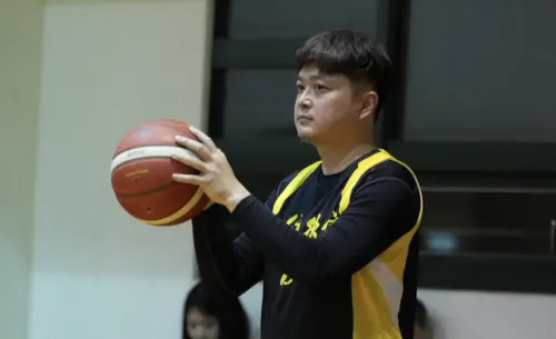 ▲「鞋頭」18哥在球場上打球的英姿。