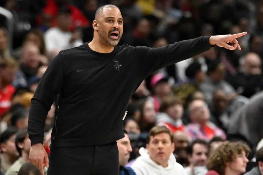 ▲火箭主帥烏度卡（Ime Udoka）對球隊面對弱旅時的輕敵心態感到極度憤怒，甚至在受訪時飆髒話痛批。（圖／美聯社／達志影像）