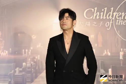 周杰倫超鬧！出外景突然抓阿Ken拍MV　沒歌曲先開拍大夥一頭霧水