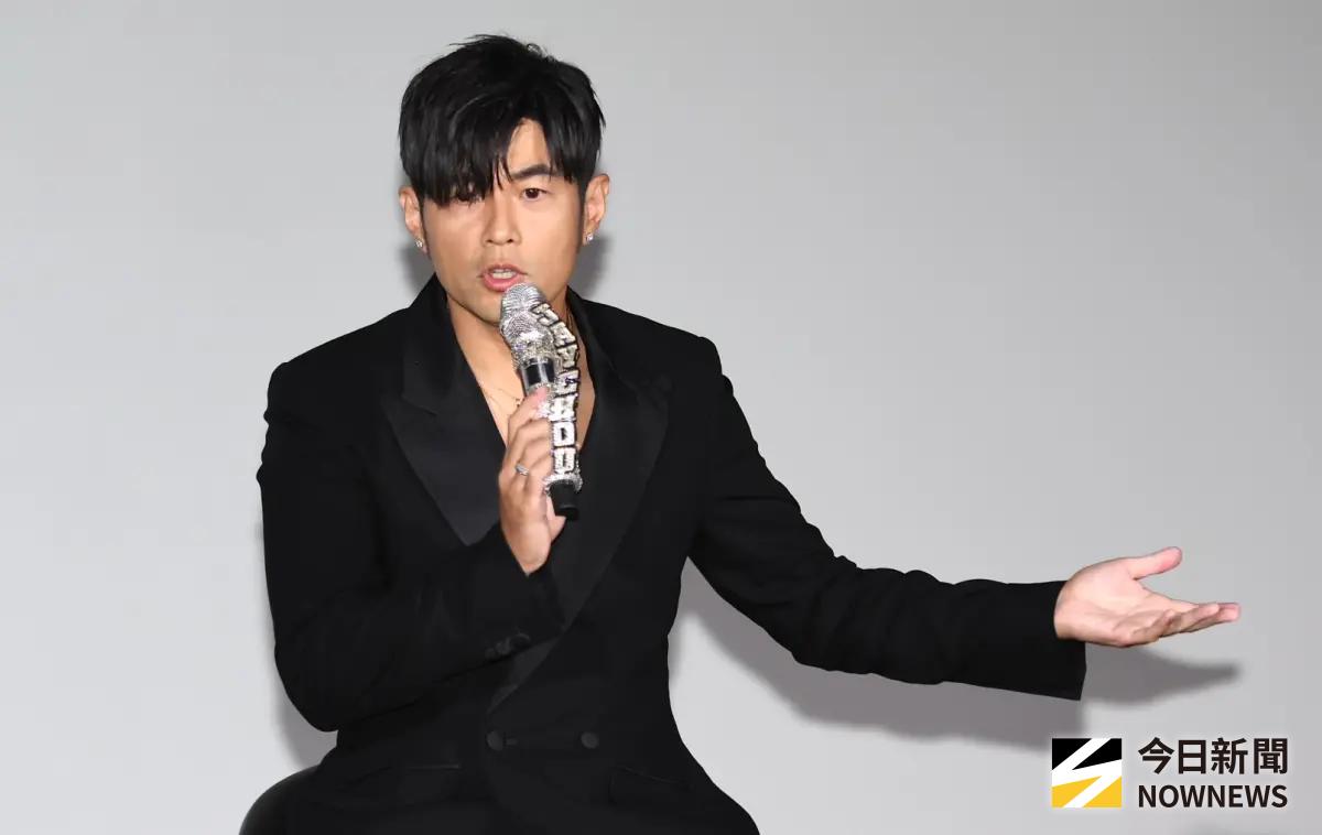 ▲周杰倫（周董）最新作品《太陽之子》已公開，但多數歌迷都聽不懂在唱什麼，有人發現片尾的金句，應是這整首歌的白話文總結。（圖／記者朱永強攝）