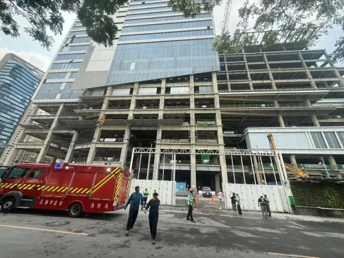 鼓山區工地驚傳鋼構掉落　高市府勒令停工並依法裁罰