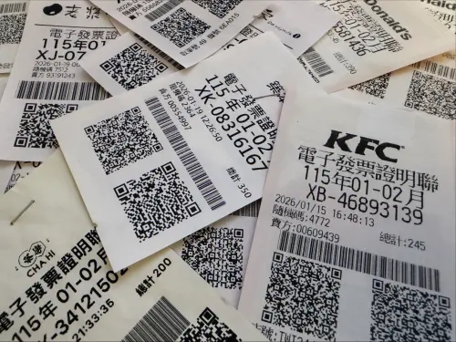 逛7-11、全家發票中1000萬！統一發票1-2月中獎明細：喝飲料中獎