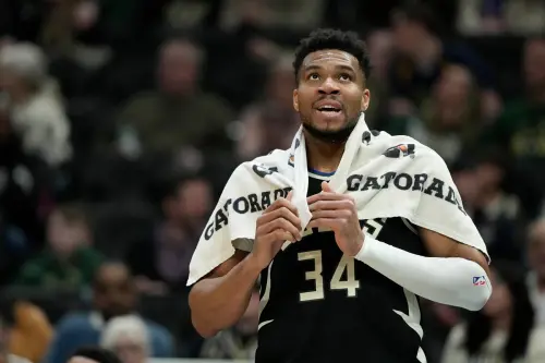 公鹿強行讓「字母哥」報銷？球員工會重砲抨擊：這是「擺爛」行為