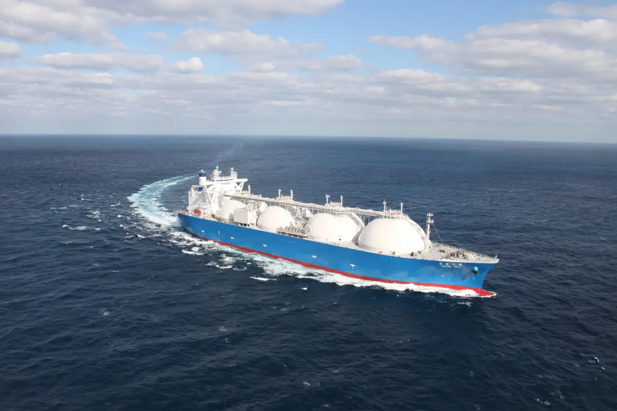 ▲當被問到政府購買天然氣現貨價格比正常貴多少時，龔明鑫表示，1艘多約10億元，以20艘計算，那麼就相當至少多花200億元（圖／台灣中油公司提供）