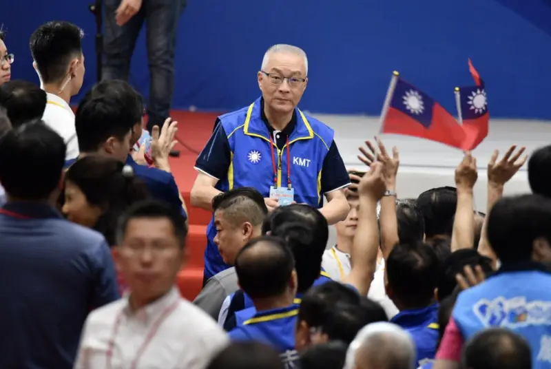 ▲前副總統吳敦義2019年輔選時，被拍到疑似失智的情況。（圖／資料照片）