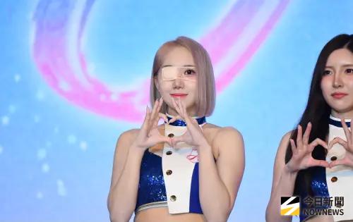 富邦五本柱合體！女神朴星垠驚爆眼睛不適　戴眼罩現身超敬業