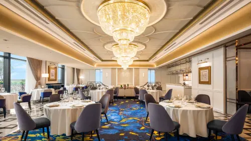 ▲ 「美享地牛排館」除了套餐，亦提供單點及Fine dining客製化菜單，讓賓客在同一個空間同時享有頂級牛排與法式料理的體驗。（圖／高雄萬豪酒店提供）