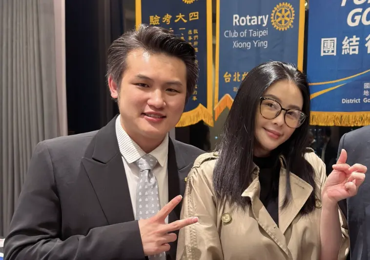 ▲蕭淑慎（右）老公梁軒安（左）捲性侵案，夫妻倆昨日晚間現身活動，接受媒體訪問時蕭淑慎表示，一切交由司法處理。（圖／翻攝自梁軒安Eagle-軒爺臉書）