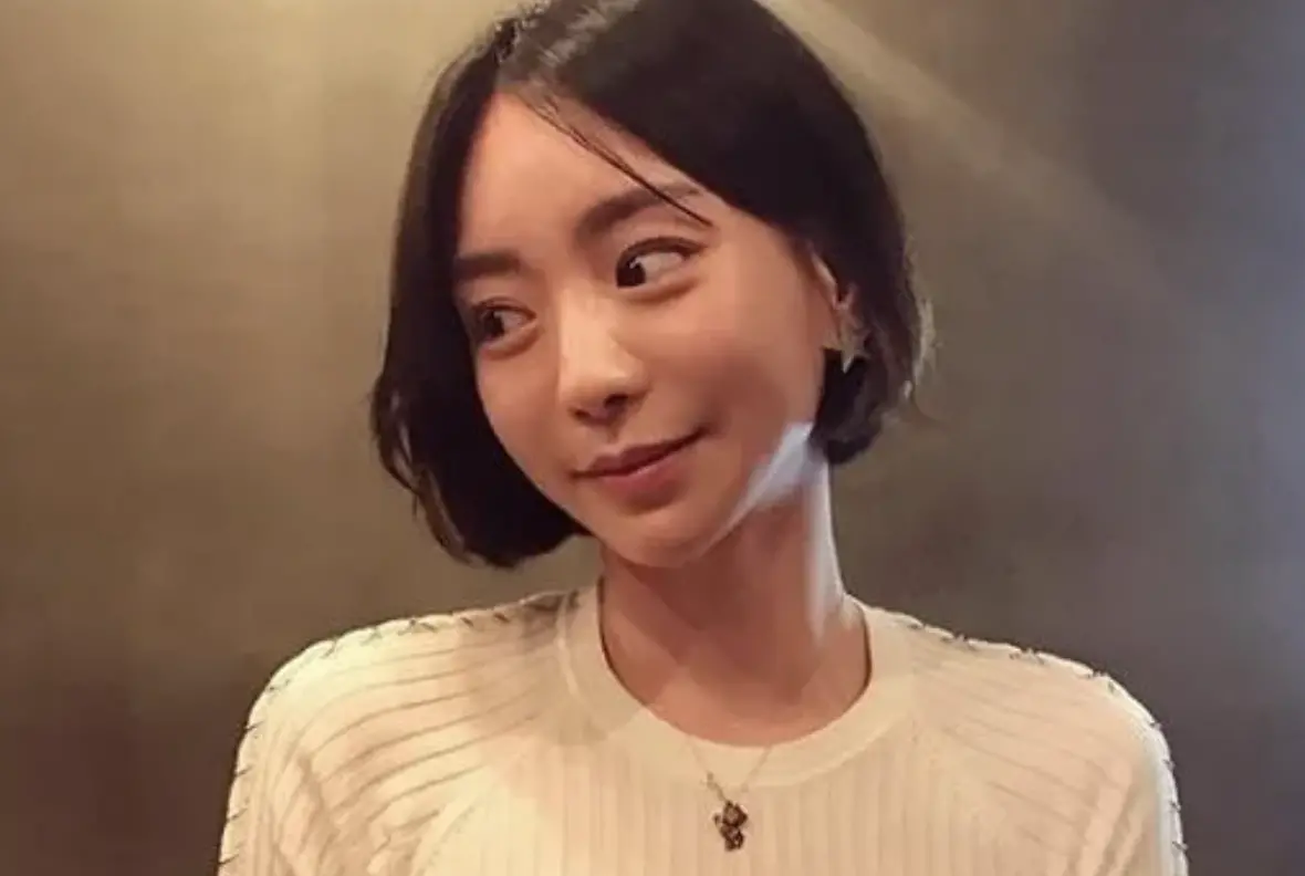 ▲朴有天的前未婚妻黃荷娜（如圖）曾是前BIGBANG成員勝利Burning Sun的VIP，近日被爆出是南韓「毒品王」朴汪烈的客戶之一，朴汪烈每個月向韓國賣出60公斤的毒品，價格高達300億韓元（約台幣7億元），使得Burning Sun可能再被翻出毒品買賣細節。（圖／翻攝namu.wiki）