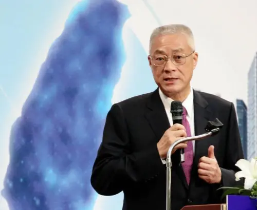 ▲吳敦義近來鮮少公開露面，粉專雖偶有更新，但都非近照。（圖／翻攝吳敦義臉書）