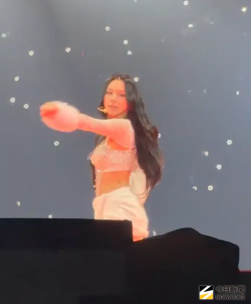 ▲彩瑛上週在大巨蛋演出時狀態還很正常。（圖／讀者提供）