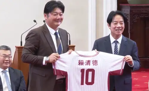 接見樂天桃猿！獅迷賴清德笑喊「這球員」站起來：我心裡不大爽