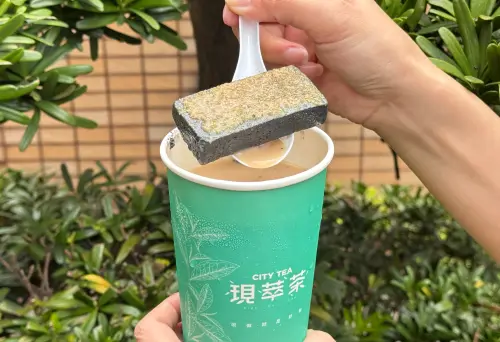 7-11愚人節超瘋！「豬血糕奶茶」有夠狂　盲盒飯糰、芥末鬆餅曝光