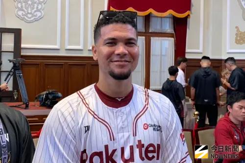 聽到賴清德是「獅迷」時笑了！威能帝先說抱歉：但再遇到還是要贏