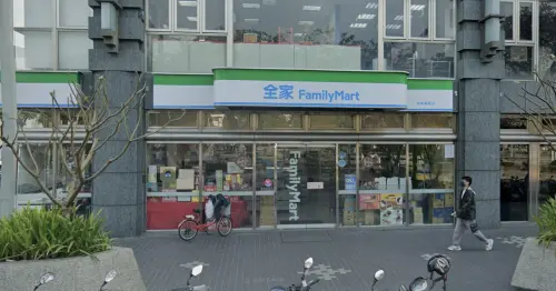 ▲有幸運兒在屏東縣屏東愛園店只花費80元，購買水、茶飲及咖啡就中千萬大獎。（圖／翻攝自Google Maps）