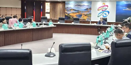 ▲高雄市政府勞工局召開勞工自治委員會第3屆第5次會議，由勞工局局長江健興主持。(圖／高雄市政府勞工局提供)