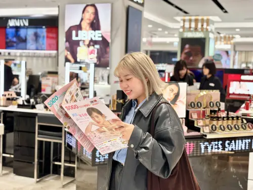 ▲台北兩館祭出重磅優惠為母親節檔期提前暖身，推出買正貨送正貨、現折500元。（圖／SOGO提供）