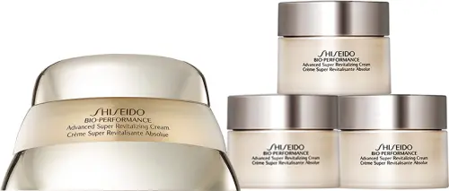 ▲年度必買保養組首推人氣韓星Lisa代言SHISEIDO國際櫃山茶花修護精華組（買50ml送70ml），再加贈「SOGO電子商品券500元」下殺3.5折。（圖／SOGO提供）