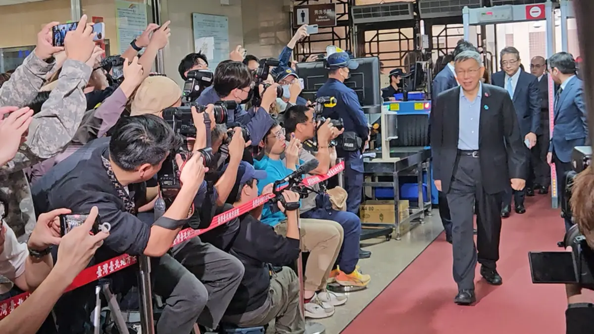 ▲柯文哲辯稱京華城案依都市計畫法申請容積獎勵合法，但台北地院認為欠約法源依據，而且此例一開，對於其他申請案不公平。（圖／記者劉松霖攝）