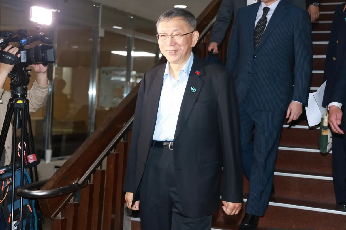 ▲柯文哲傳訊息給黃珊珊說「小沈已給過」，雖然他解釋沈慶京給的是政治建議和幫忙，不過台北地院認為就是在說錢，可能是威京集團捐贈民眾黨210萬的政治獻金。（圖／記者葉政勳攝）