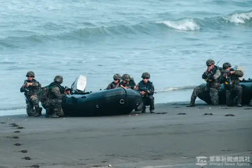 An ROC Marine Corps unit is conducting a military exercise. (MNA)