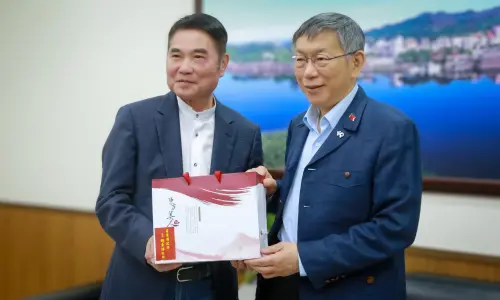 相信柯文哲清白！鍾東錦聲援：家徒四壁卻堅持守法清廉