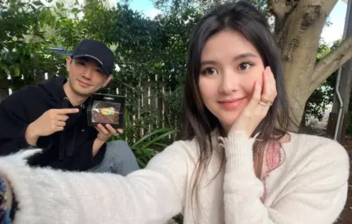 ▲廖思惟（右）前男友爆拍過陸劇，現為澳洲業務。（圖／翻攝自小紅書）