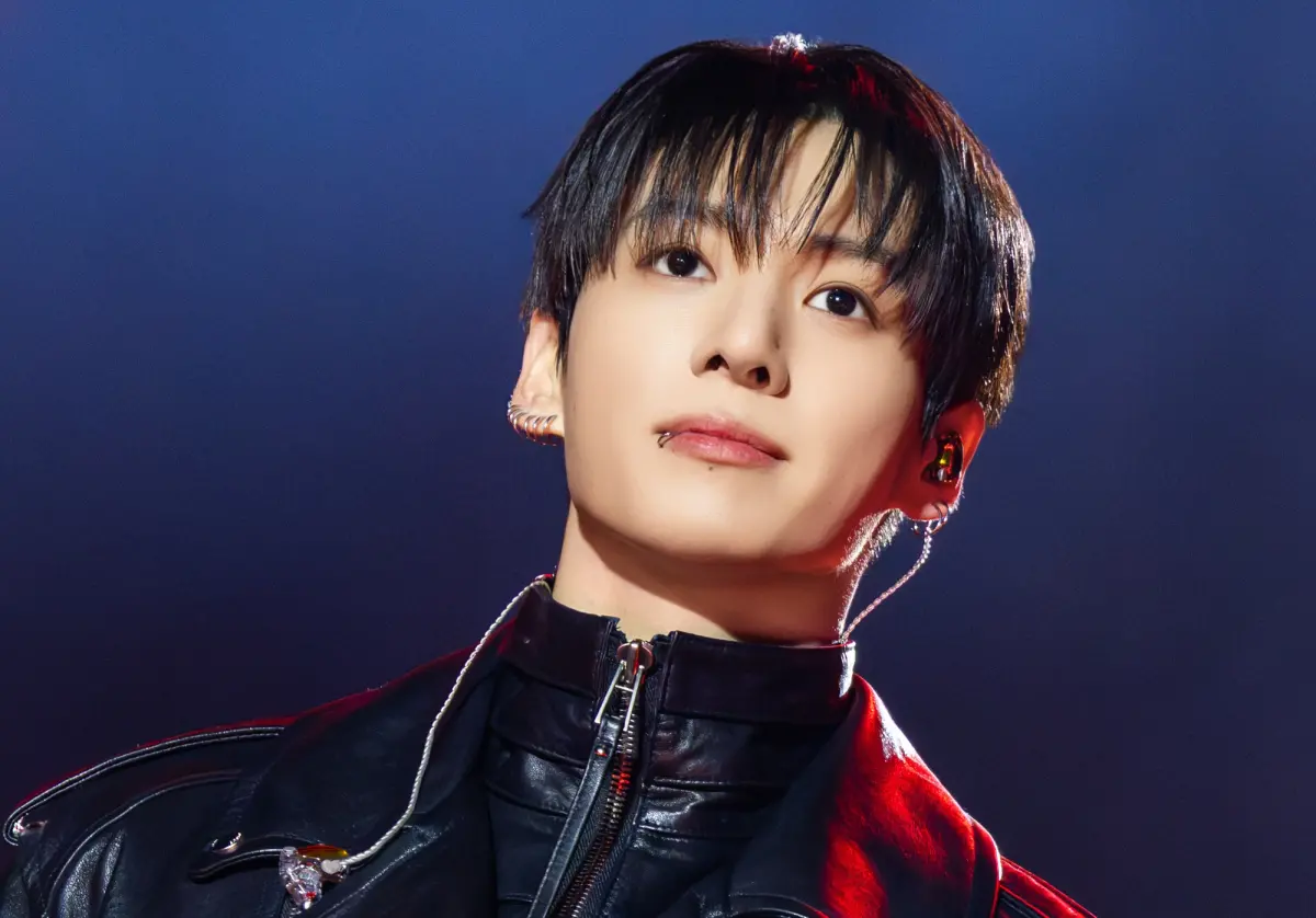 ▲紀錄片《BTS：天團回歸》今天將在Netflix上架，除了紀錄他們退伍重聚到回歸前的錄音，BTS也上各大YouTube頻道作客，RM直言不懂柾國（如圖）但稱讚他音樂真的做很好。（圖／Netflix）