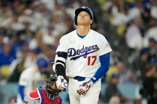 大谷翔平被「149公里觸身球」砸右臂！「1動作」表達遭球吻後情況