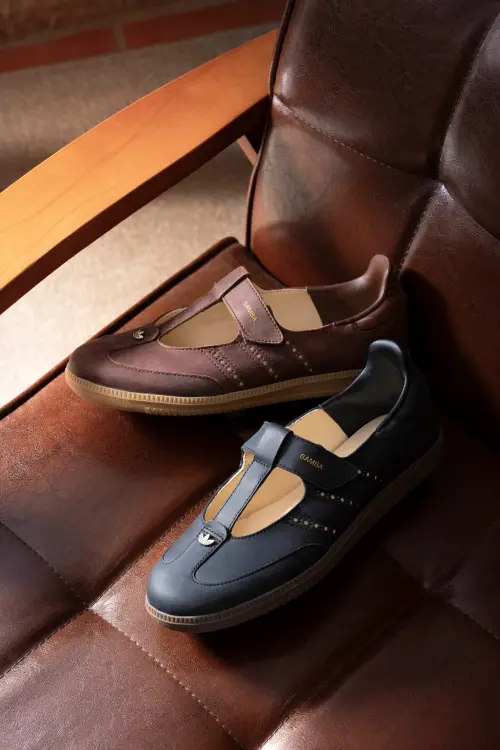 ▲T字鞋帶瑪莉珍新作「MARY-JANE SAMBA」3,690元。（圖／愛迪達提供）