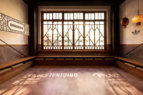 ▲adidas Originals繼大稻埕中藥行，再度打造「三葉草風格行」。（圖／愛迪達提供）