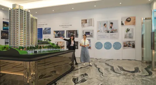 ▲市場的自住買盤正在回流，鎖定有「低自備款」與「分期付款」優勢的預售屋，圖為甲山林推案樣品屋現場實攝。（圖／業者提供）