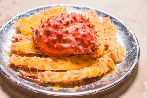 高雄內門吃辦桌「宋江大宴」！帝王蟹、鰻魚米糕共10道　僅8800元