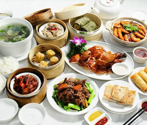 ▲七海酒樓承載許多家庭尾牙、圍爐甚至「三代同堂」皆在此辦婚宴的珍貴記憶。（圖／翻攝自七海酒樓臉書粉專）