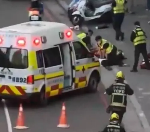 台中女當街遇到恐怖情人「刺脖子」倒地　現場驚悚畫面曝光