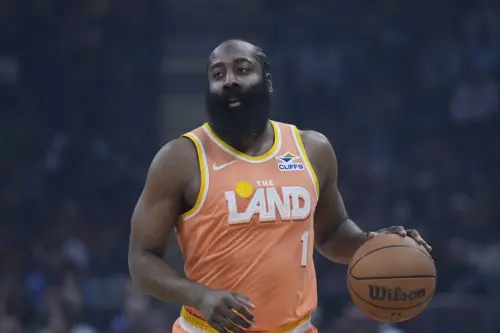 哈登放棄13.5億！降薪與騎士續簽兩年24億合約　今夏還將招募詹皇