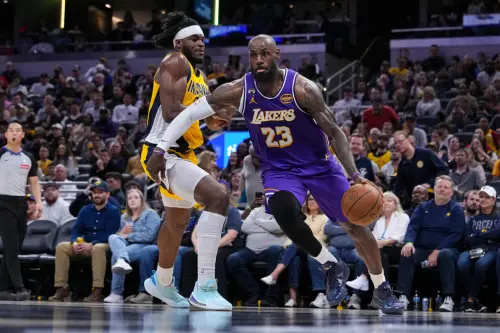 ▲無論本季騎士最終成績如何，哈登與米契爾都計畫在今年夏天招募隊史最偉大球星勒布朗詹姆斯回歸。（圖／美聯社／達志影像）